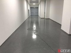 自流平地板比傳統(tǒng)輔地板好嗎？