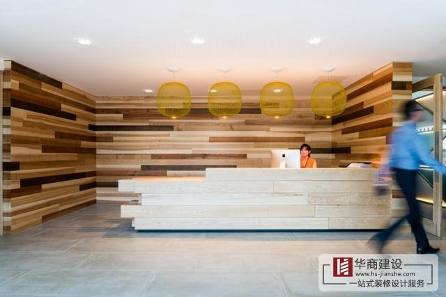 公司前臺(tái)裝修該怎么設(shè)計(jì)，廣州辦公室前臺(tái)裝飾